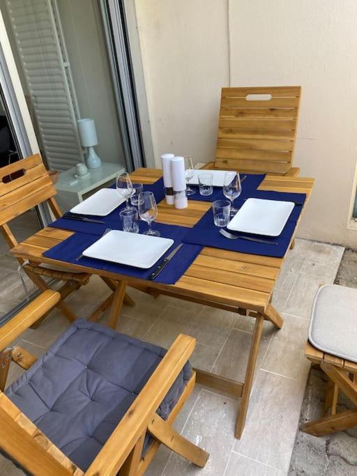 Studio Eleverca 3*- Rez De Jardin Terrasse - Axelle Loc'Appart Mandelieu-La Napoule Exterior photo